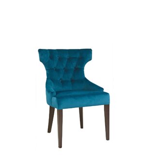 Chaise en bois rembourre capitonne AKANDRO